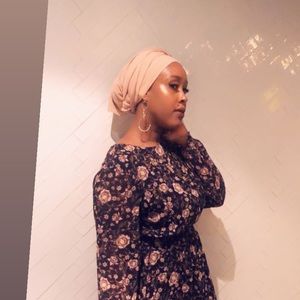 Meet your Posher, Raqia